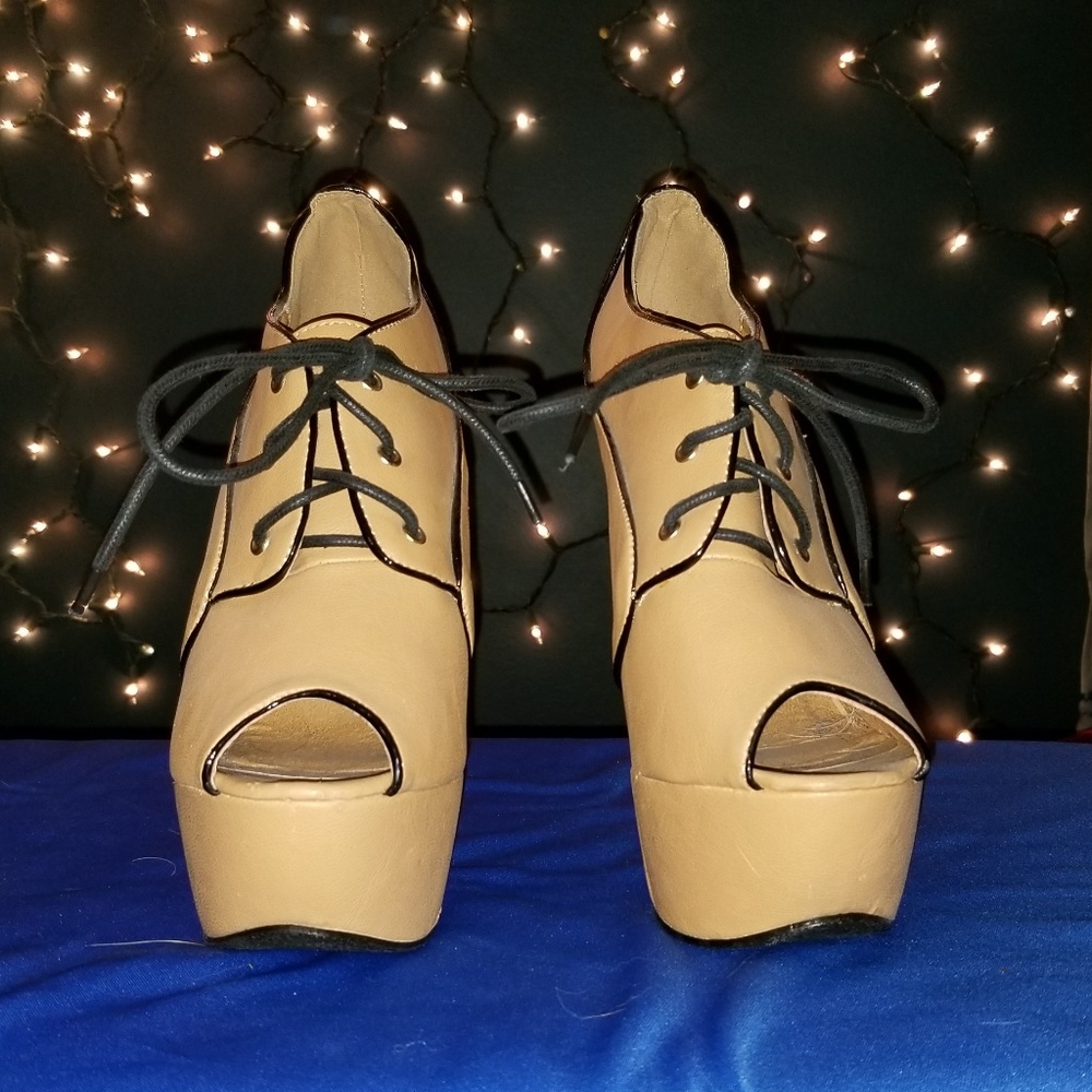 Gravity wedges